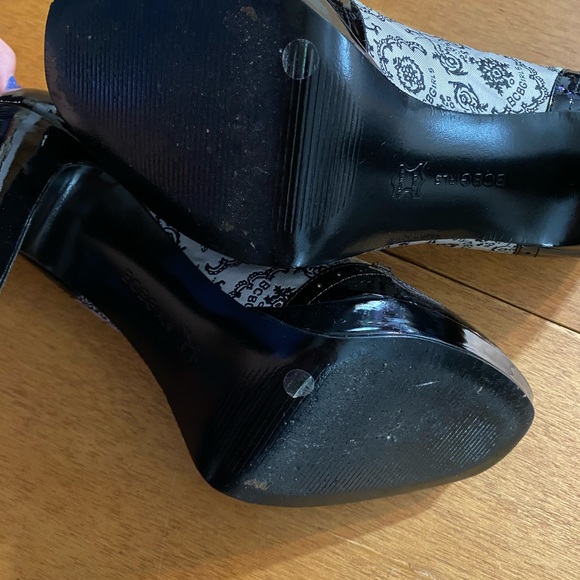 BCBG heels - Picture 5 of 7